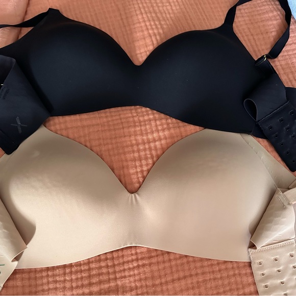 2 Knix Wingwoman bras like new. Price is per item. Discount for both. - Picture 2 of 5